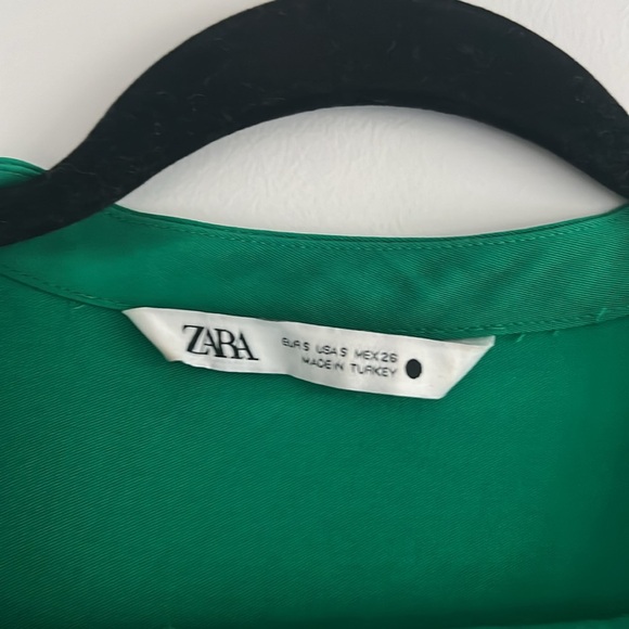 Zara Green Button-Up Blouse - Picture 2 of 5